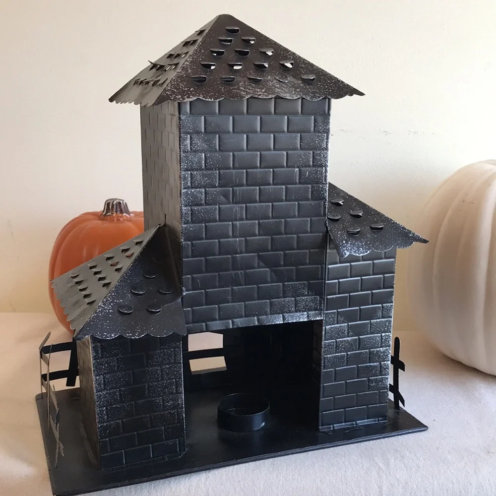 Sur La Table Haunted House 12